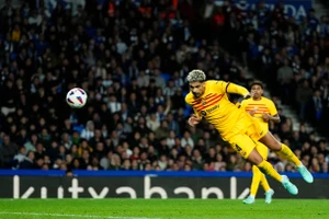 Araujo giải cứu Barca ở phút bù giờ