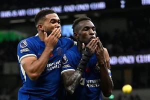 Chelsea ‘hủy diệt’ Tottenham