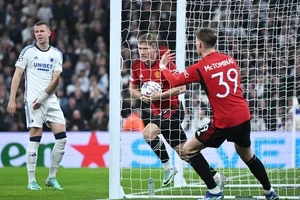 Sao MU Hojlund phá kỷ lục ghi bàn tại Champions League