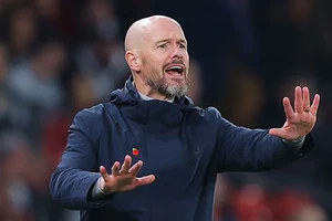 Ten Hag thừa nhận lo lắng vì phá kỷ lục ở MU