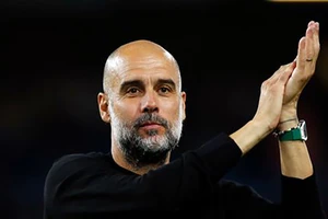 Man City mua thần đồng 15 tuổi người Anh với giá kỷ lục