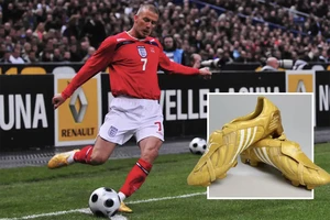 Đôi giày vàng của David Beckham được bán với giá khủng