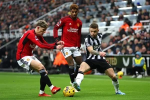 Thi đấu bạc nhược, MU trắng tay trước Newcastle