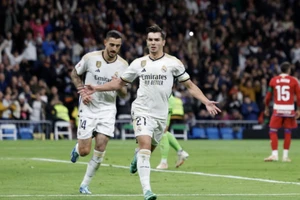 Rodrygo tỏa sáng, Real Madrid lên đỉnh bảng La Liga