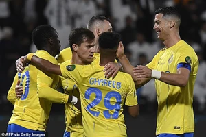 Xem Ronaldo đạt cột mốc ghi bàn mới