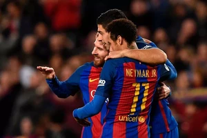 Trò đùa ‘ông béo’ của Messi với Suarez khởi đầu một kỷ nguyên