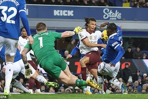 Quyết định kỳ lạ và gây tranh cãi giúp Man City giành chiến thắng