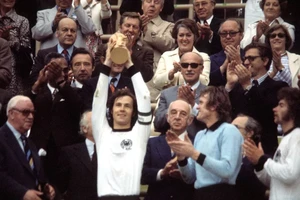 Hoàng đế bóng đá Franz Beckenbauer qua đời ở tuổi 78