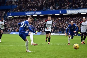 Chelsea chật vật giành 3 điểm
