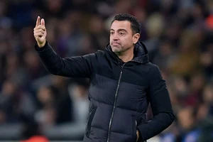 Xavi dọa thu dọn hành lý và rời Barcelona