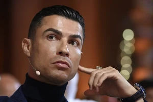 Ronaldo tuyên bố quả bóng vàng mất uy tín sau chiến thắng của Messi