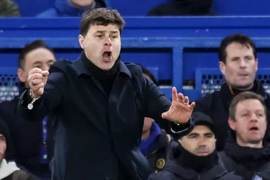 Pochettino nói rất buồn vì bàn thua muộn của Chelsea