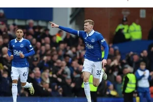 Tottenham đánh rơi 3 điểm phút bù giờ