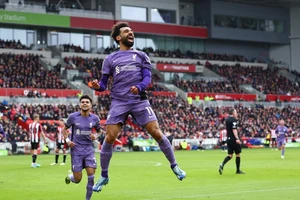 Salah rực sáng, Liverpool ‘hủy diệt’ Brentford