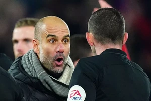 Thống kê cho thấy trọng tài thiên vị Liverpool trước Man City, Pep Guardiola cảnh báo