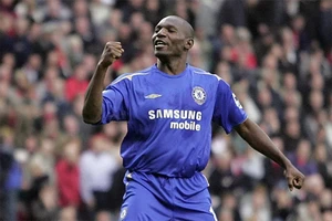 Cựu sao Chelsea và Real Madrid đệ đơn ly hôn vì phát hiện 2 đứa con không phải con ruột