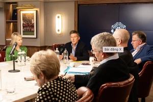 ‘Lực lượng đặc nhiệm’ MU bắt đầu quá trình phá hủy sân Old Trafford