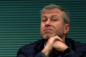 CLB ở châu Âu bị trừ 18 điểm và mối liên hệ mờ ám của Roman Abramovich