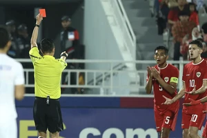 Fan Indonesia phẫn nộ, Shin Tae-yong đòi treo còi vĩnh viễn trọng tài người Trung Quốc