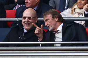 Chấn động MU sẵn sàng bán gần hết cầu thủ, ngoại trừ 3 người