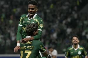 Chelsea chi 47 triệu bảng Anh mua sao 17 tuổi 'Messinho'