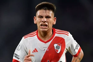 Man City buộc phải thay đổi kế hoạch với Messi 2.0