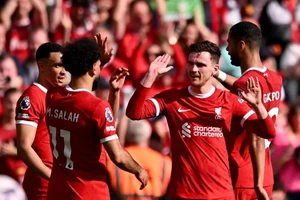 Aston Villa - Liverpool: Ngáng đường đối thủ