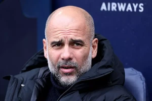 Pep Guardiola thách Man City thành công nơi MU thất bại: ‘Thế bây giờ chán lắm à’
