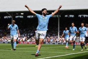 Tottenham - Man City: Chạm tay vào cúp vô địch