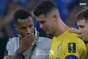 Ronaldo suy sụp, Neymar ăn mừng