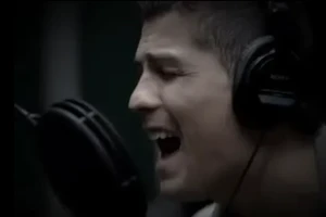 Xem Ronaldo hát tình ca bằng chất giọng tuyệt vời khiến fan phải khóc