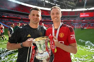 Thủ môn số 3 của MU bất ngờ được gọi vào đội tuyển Anh