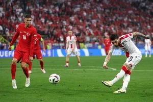 Đôi công mãn nhãn, Thổ Nhĩ Kỳ giành trọn 3 điểm