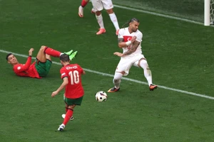 Hủy diệt Thổ Nhĩ Kỳ, Bồ Đào Nha giành vé vào vòng 1/8