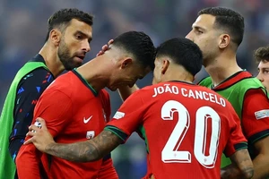 Thủ thành Costa hóa người hùng, Bồ Đào Nha vào tứ kết Euro 2024 gặp Pháp