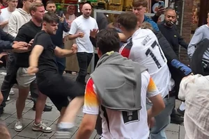 Fan Anh và Đức ẩu đả dữ dội ở Euro 2024, cảnh sát nổ súng, phong tỏa hiện trường