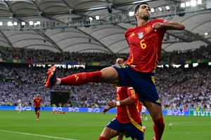 Người hùng Tây Ban Nha Merino tiết lộ điềm báo về chiến thắng trước Đức