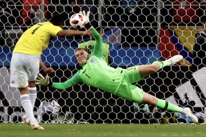 Khả năng cản phá penalty đáng kinh ngạc của thủ môn tuyển Anh Pickford