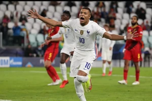 Tây Ban Nha – Pháp: Á quân thế giới gặp nguy