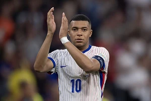 Mbappe làm sập trang web của Real Madrid