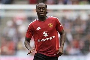 Wan-Bissaka yêu cầu MU bồi thường hàng triệu bảng
