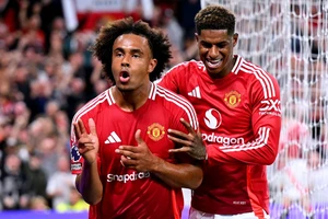 Zirkzee tiết lộ điều Ten Hag nói giúp anh ghi bàn cho MU