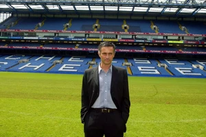 Mourinho sử dụng chiến thuật phỏng vấn tinh tế để quyến rũ Chelsea