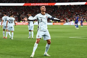 10 cầu thủ ghi nhiều bàn thắng nhất mọi thời đại: Ronaldo đạt cột mốc chưa ai từng có