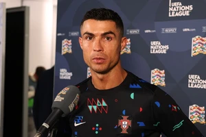 Ronaldo buông lời mỉa mai MU, Zidane có thể thay thế Ten Hag