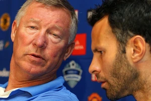 ‘Tôi gây ấn tượng với Sir Alex Ferguson nhưng không thể gia nhập MU vì Giggs’