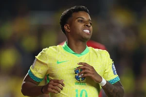 Ngôi sao của Real Madrid lại phản ứng dữ dội sau khi bị 'quả bóng vàng hắt hủi'