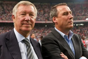 Trợ lý của Sir Alex Ferguson đổ lỗi cho nhà Glazer về sự sụp đổ của MU