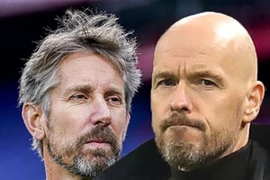 Ten Hag khiến MU trả giá đắt vì phớt lờ lời khuyên của Van Der Sar
