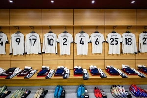 Sốc: Phòng thay đồ MU bị nghe lén